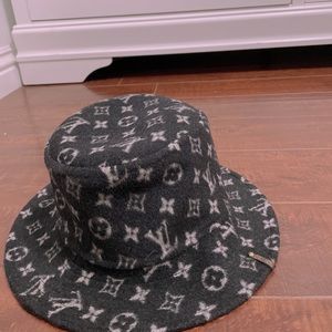 Louis Vuitton Carry on Bob Hat, Black, M